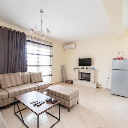 Thea Apartments Nea Iraklitsa Экстерьер фото